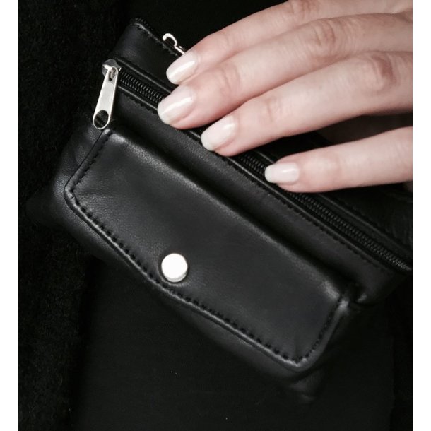 Pung med knap lomme skind