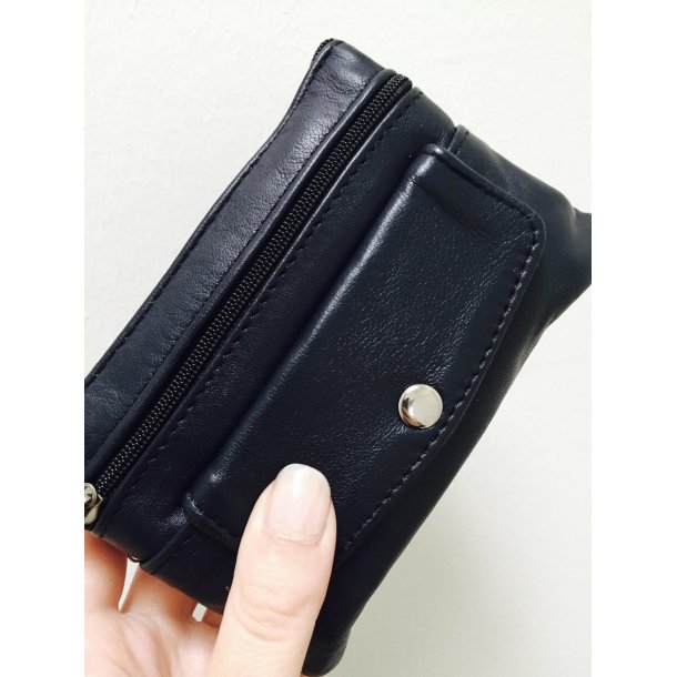 Pung med knap lomme skind