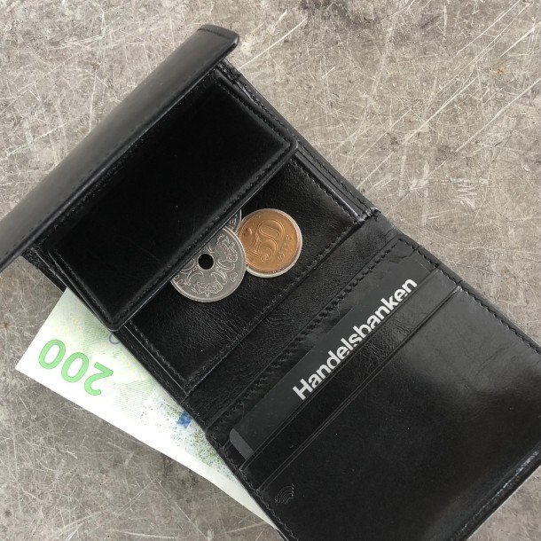 Tre-fljet pung skind