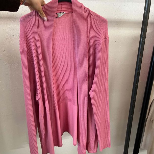 ZeZe Kort cardigan i lyser�d str L-XXL