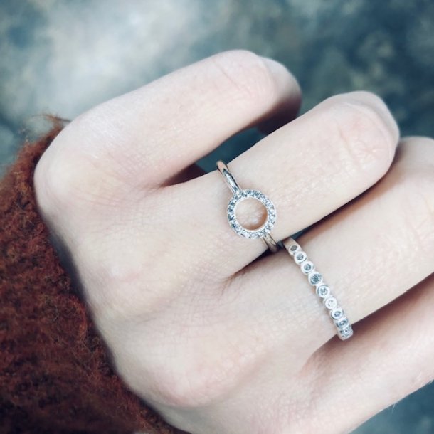 Fingerring cirkel zirkonia s�lv