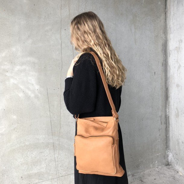 Live Maggie Crossbody skind