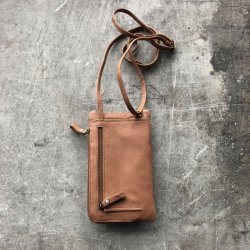 LIVE Molly  Crossbody med mobilrum 