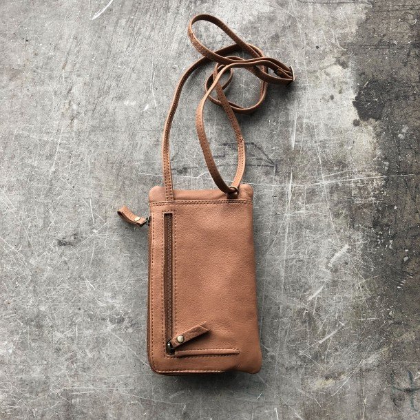 LIVE Molly  Crossbody med mobilrum 
