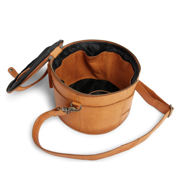 Enturn stor strikketaske skind