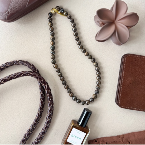 Halskde Jackie med naturperler