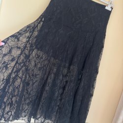 Nederdel med blonde str. S-L