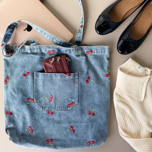 Denim net cherry