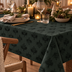 Juledug med julehjerter � 140 x 240 cm � R�d/Gr�n