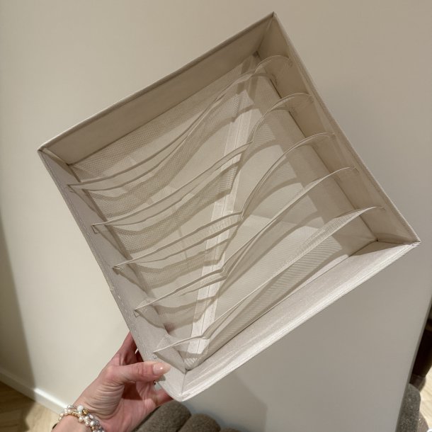 Opbevaring�sker med rum (2 varianter) 