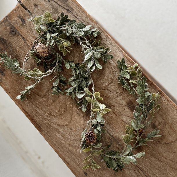 TRYLLE RANKE cederguirlande