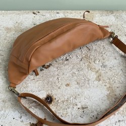 Mega bltetaske COW - skind classic cognac