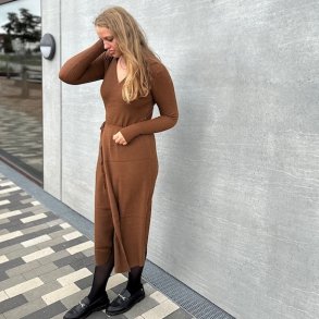 Medi sl-om-kjole Ribstrik str. S-L