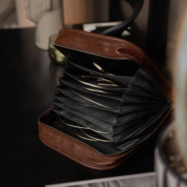 Voss strikke mappe rundpinde l�der