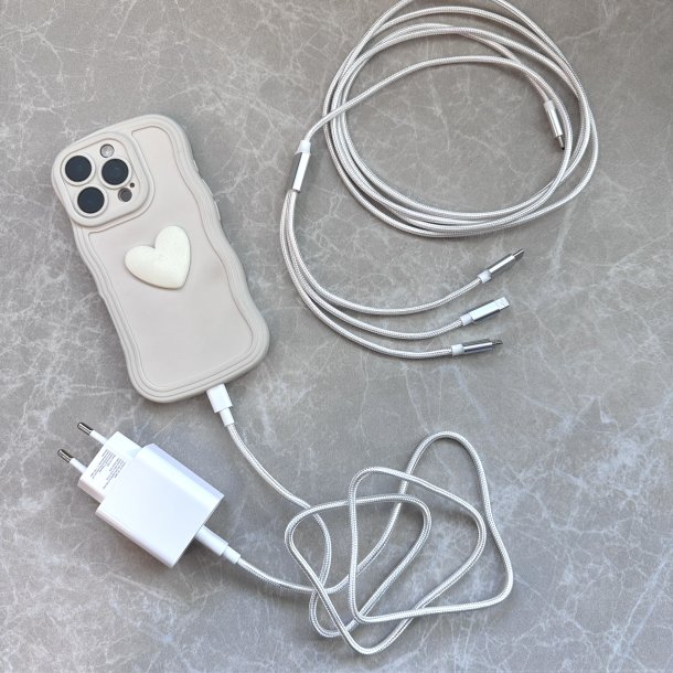Adapter + 2 ladekabler: USB C + 3 i 1