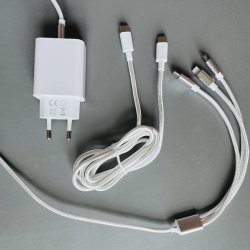 Pakke: Adapter + 2 ladekabler: USB C + 3 i 1