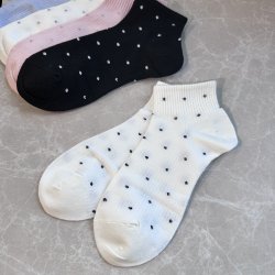 Str�mper med kort skaft og prikker 