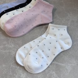 Str�mper med kort skaft og prikker 