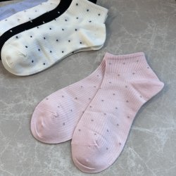 Str�mper med kort skaft og prikker 