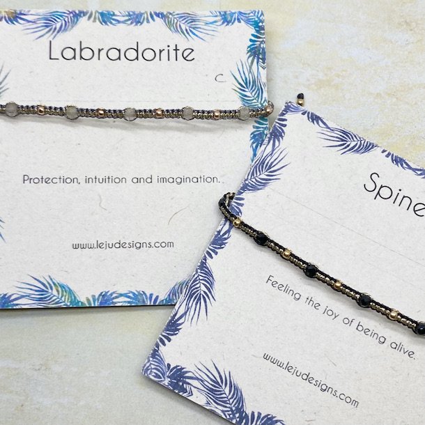 Vvet armbnd m. betydning STONE SAND