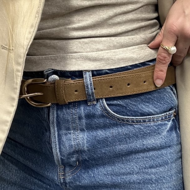 B�lte med guld sp�nde