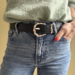 Blte med snoet guld spnde