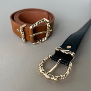 Blte med snoet guld spnde