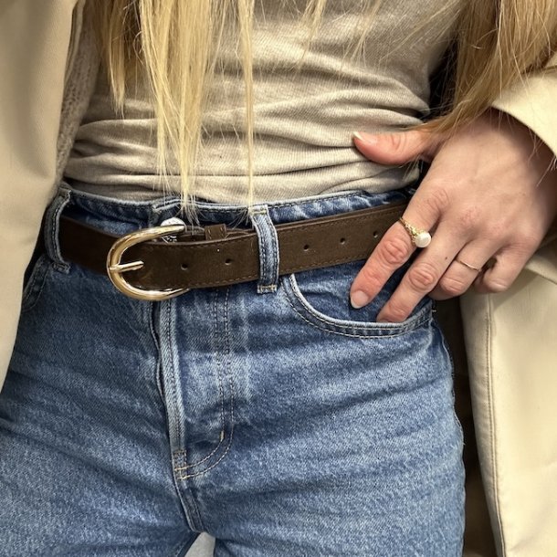 B�lte med guld sp�nde