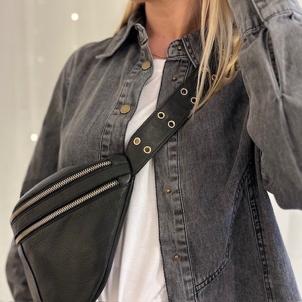 Kayla Bumbag sort skind