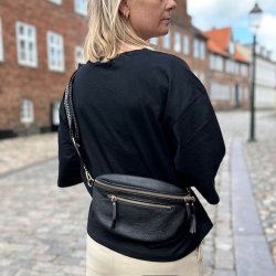 Bltetaske med trendrem sort