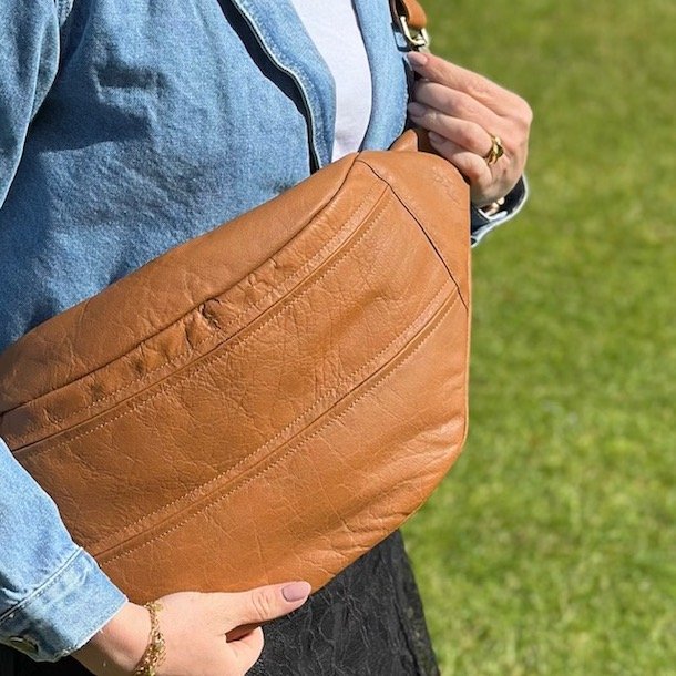 Mega bltetaske COW - skind classic cognac