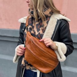 Large bltetaske COW Raw cognac skind