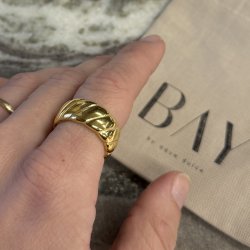 Fingerring LINED WIDE Vandfaste 18 karat forgyldt 