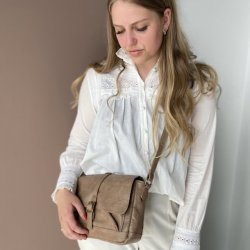 Crossbody med klap