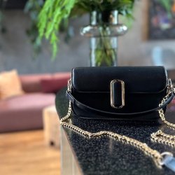 Crossbody med ovalt spnde