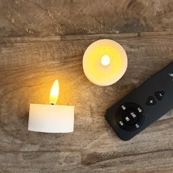  Hvide LED fyrfadslys 2 stk.