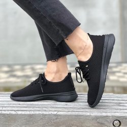 Sneakers I stof snrebnd sort str. 36-41