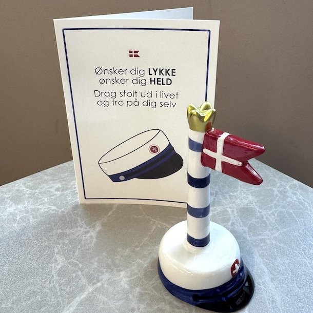 Studenter pakke hue med flag + kort