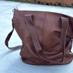 Shopper med crossbody rem skind