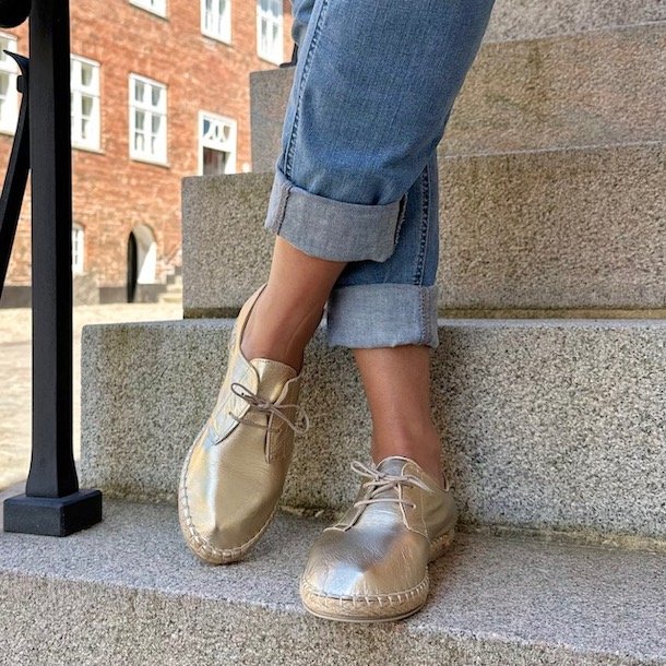 Espadrillos med snrebnd skind guld str. 36-40