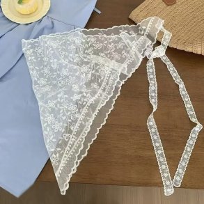 Blonde t�rkl�de med sn�re