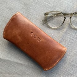 Brilleetui cow raw cognac skind