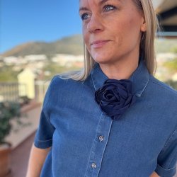 Broche / hrspnde med blomst