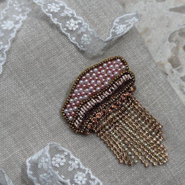 Broche Goble