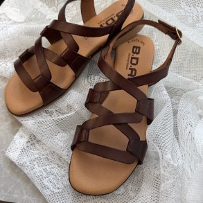 Sandal Sara brun skind str. 36-41