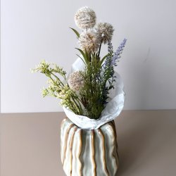 Ugens buket - kunstige blomster