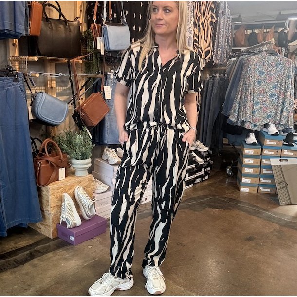 Bluse Zenna sort str. S-XXL