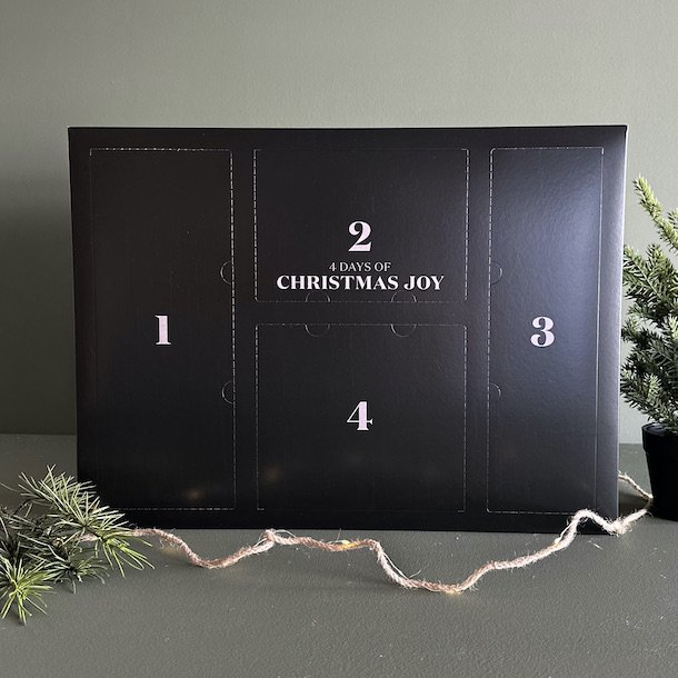 Sort adventskalender 4 lger
