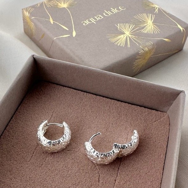 Hoops LOVE ME SMALL Sterling Slv