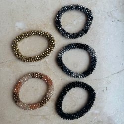 Chunky hrelastik / armbnd med perler metallic